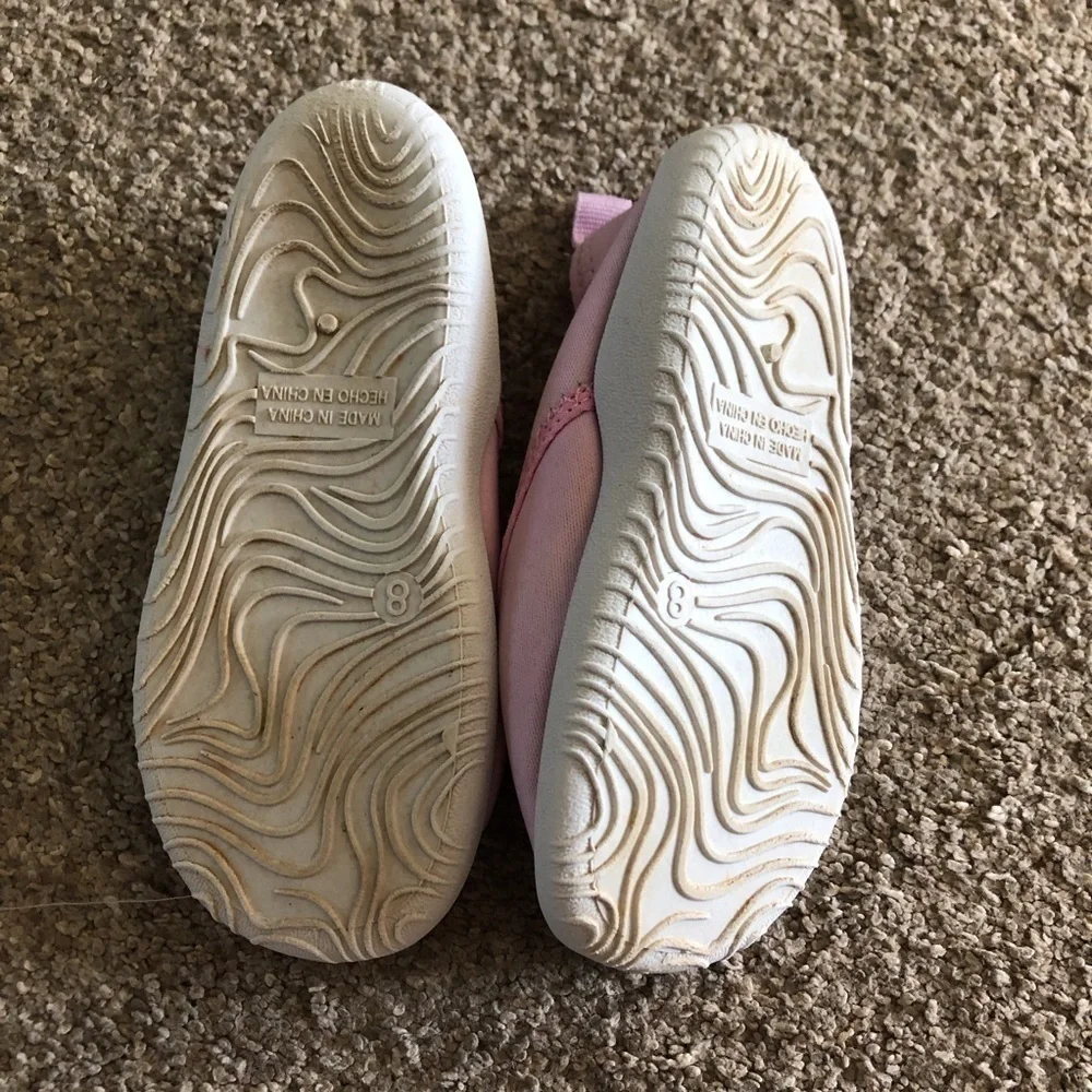 Old Navy pink unicorn water shoes in size 8